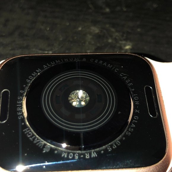 Apple Watch Series 4 40 mm - Picture 2 of 3